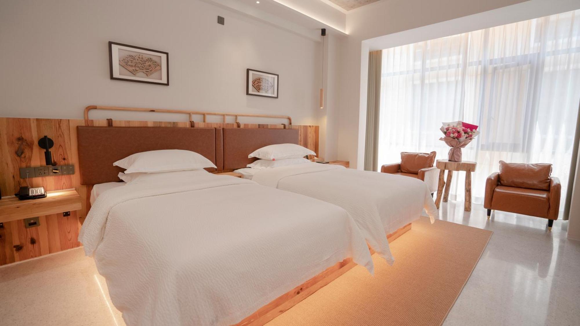 Patio Spring Holiday Inn -- Free Round Trip Pick-Up Service --Panoramic View Of Tianmen Mount Чжанцзяцзе Экстерьер фото