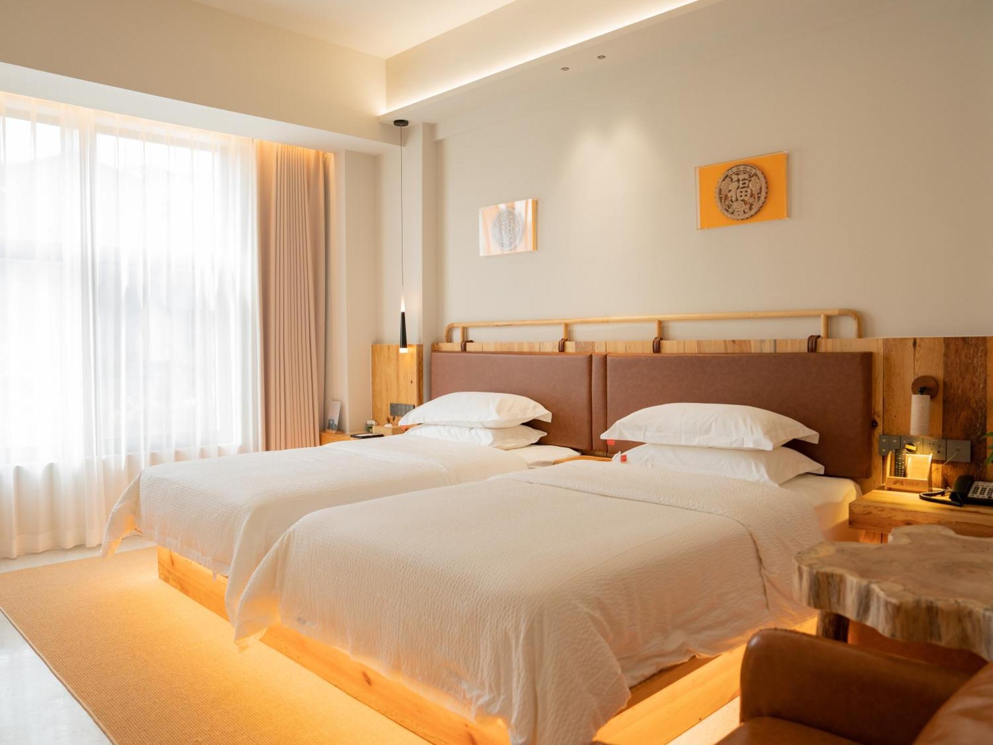 Patio Spring Holiday Inn -- Free Round Trip Pick-Up Service --Panoramic View Of Tianmen Mount Чжанцзяцзе Экстерьер фото