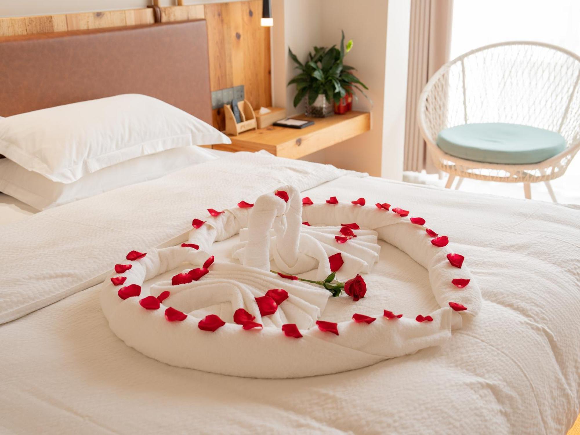 Patio Spring Holiday Inn -- Free Round Trip Pick-Up Service --Panoramic View Of Tianmen Mount Чжанцзяцзе Экстерьер фото